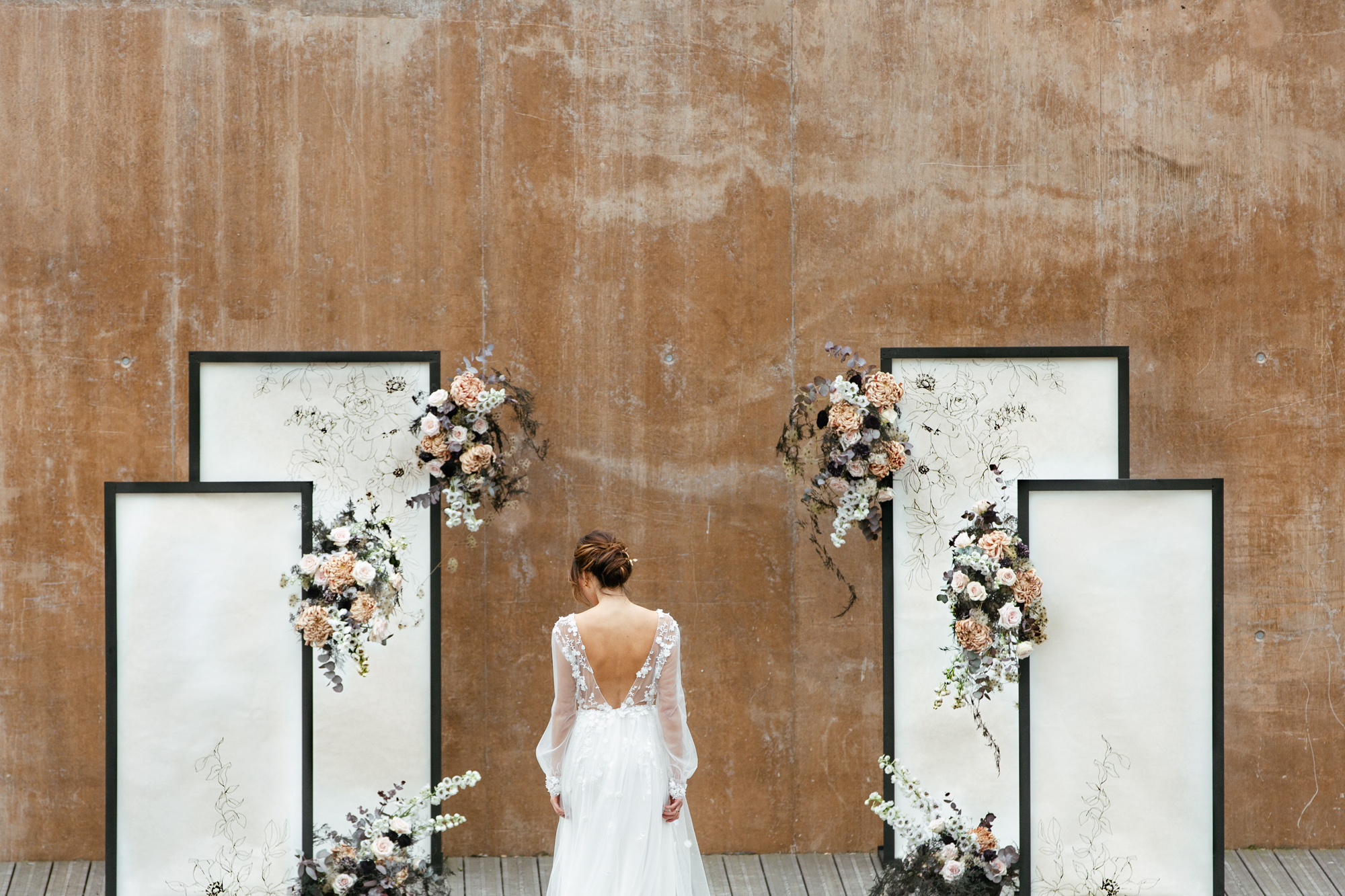 ceremonie backdrop fleuriste mariage Provence