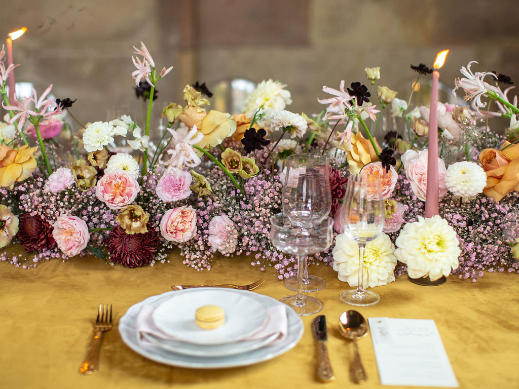 guirlande florale table d'honneur mariage capucine atelier floral Provence