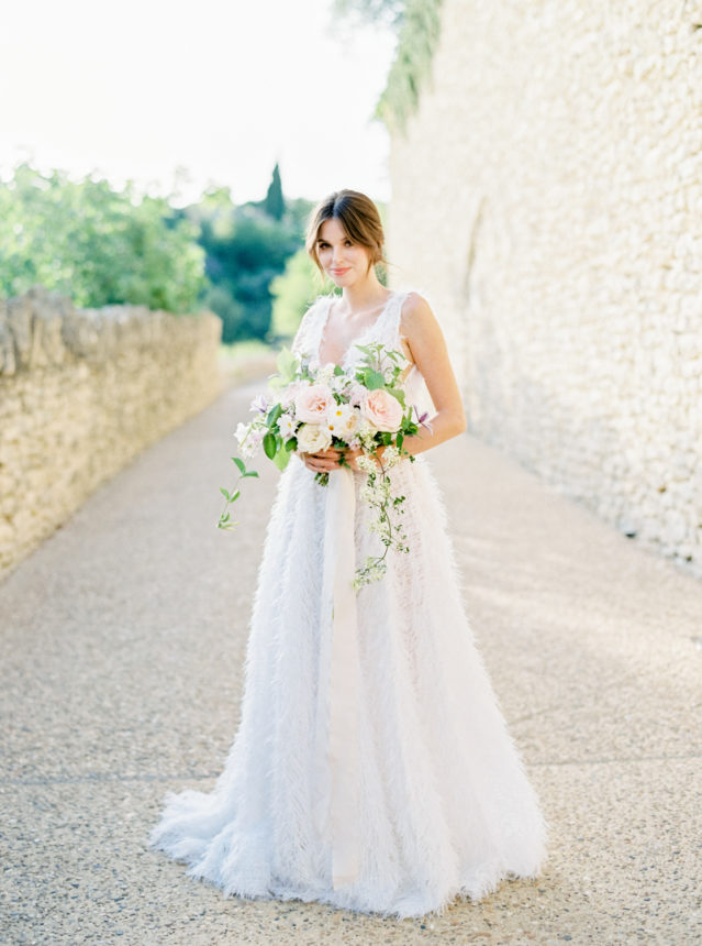 Un mariage romantique dans les champs de lavande en Provence - Capucine Atelier Floral - Fleuriste de pmariage fine art en Provence