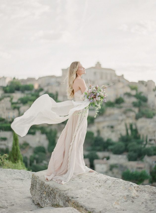 An elopement at Domaine des Martins in Provence - Atelier Capucine - Floral designer - Fine art wedding - Provence