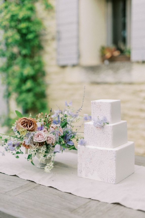 An elopement at Domaine des Martins in Provence - Atelier Capucine - Floral designer - Fine art wedding - Provence