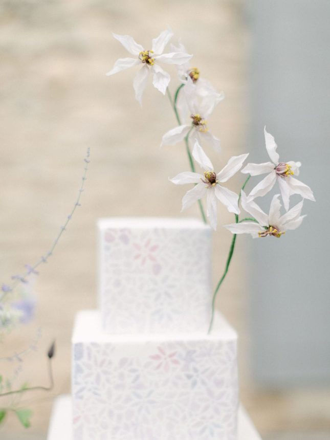 An elopement at Domaine des Martins in Provence - Atelier Capucine - Floral designer - Fine art wedding - Provence