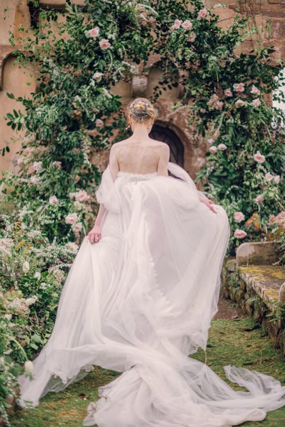 A romantic wedding in the spirit of a secret garden - Capucine Atelier Floral - floral designer - Provence Switzerland Luxembourg