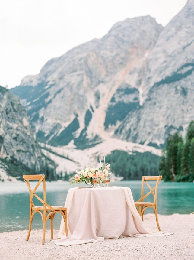 An elopement at Lago Braies in Italy - Capucine Atelier Floral - Floral Designer - Fine art wedding