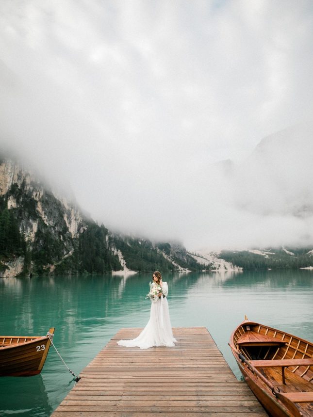 Un elopement au Lac de Braies en Italie - Capucine Atelier Floral - Fleuriste mariage Fine art