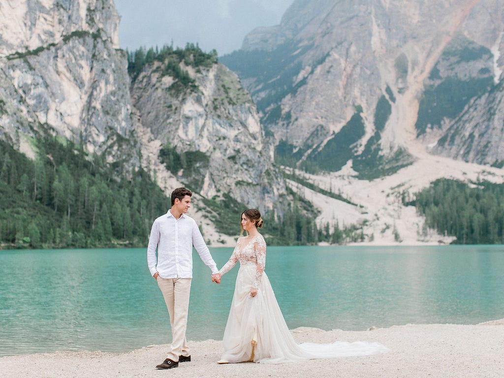 Un elopement au Lac de Braies en Italie - Capucine Atelier Floral - Fleuriste mariage Fine art Un elopement au Lac de Braies en Italie