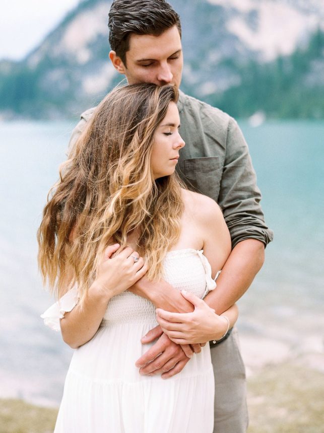Un elopement au Lac de Braies en Italie - Capucine Atelier Floral - Fleuriste mariage Fine art