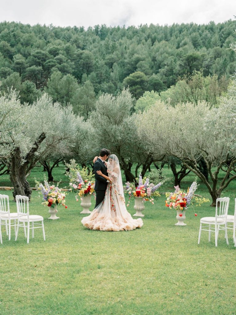 Un mariage au Château de Berne en Provence - Capucine Atelier Floral - Fleuriste mariage fine art