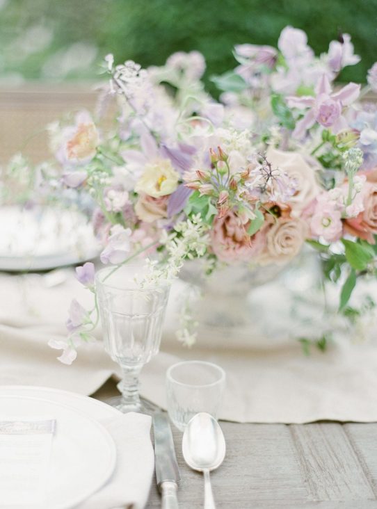 An elopement at Domaine des Martins in Provence - Atelier Capucine - Floral designer - Fine art wedding - Provence