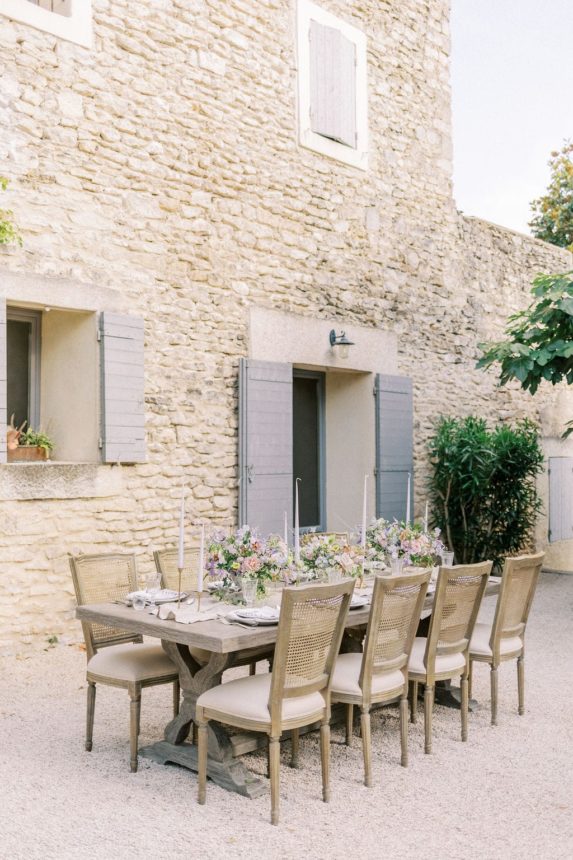 An elopement at Domaine des Martins in Provence - Atelier Capucine - Floral designer - Fine art wedding - Provence