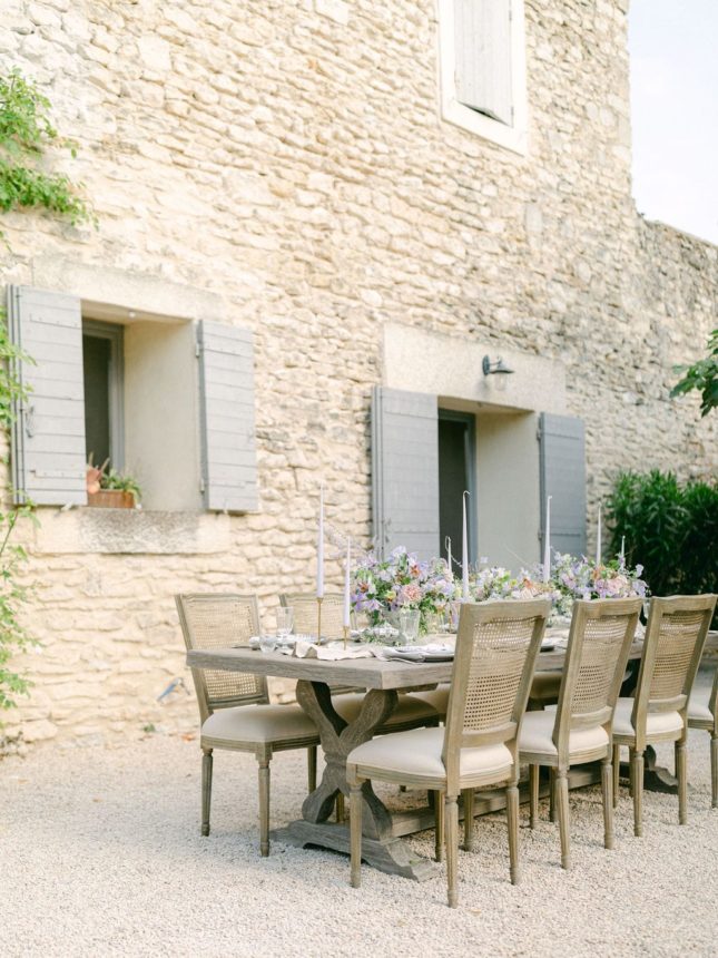 An elopement at Domaine des Martins in Provence - Atelier Capucine - Floral designer - Fine art wedding - Provence