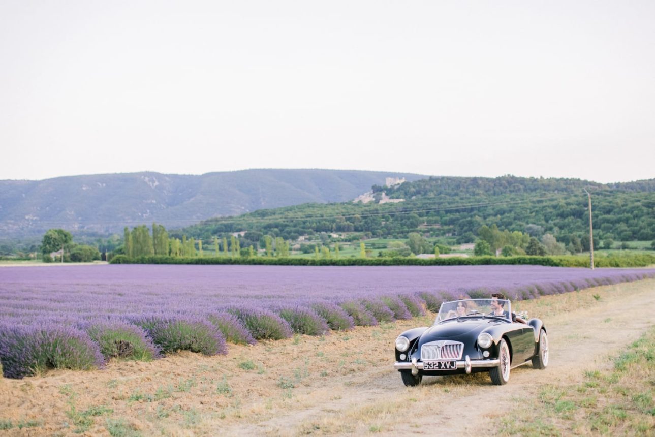 A romantic wedding in the lavender fields in Provence - Atelier Capucine - Floral designer Provence - Fine art wedding